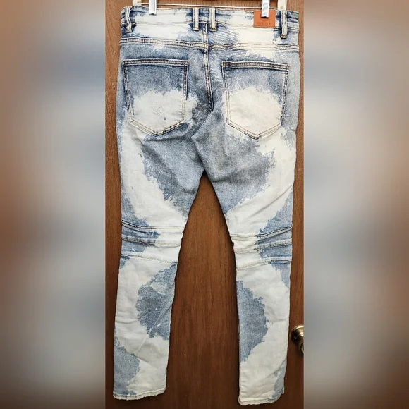 Crysp Denim Distressed Slim Straight Leg Jeans w/ Zipper Pocket Accents - Picture 2 of 9